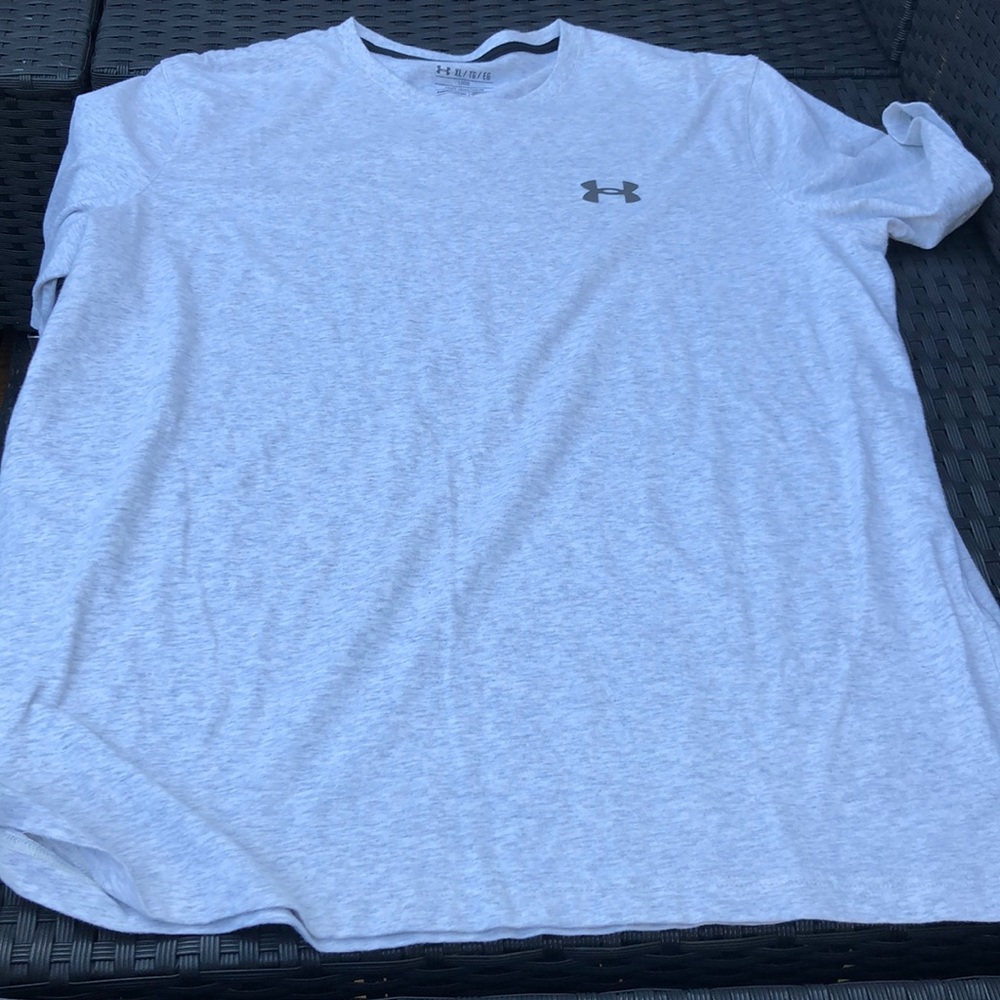 Men’s under armour shirt